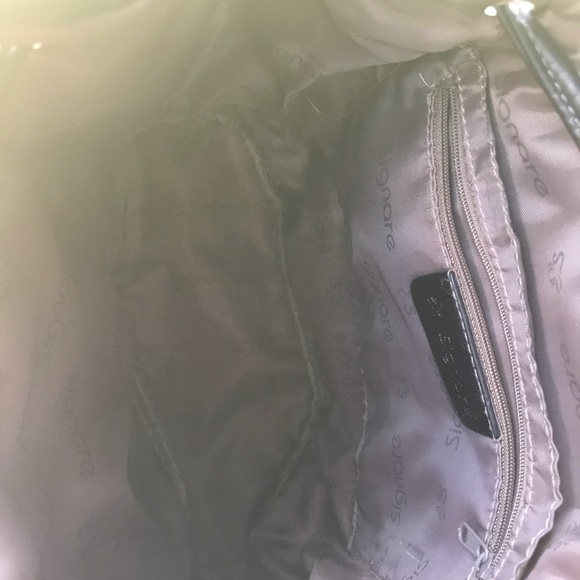 Backpack - Picture 3 of 4